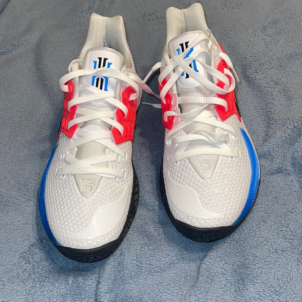 Mens Nike kyrie Irving shoes
